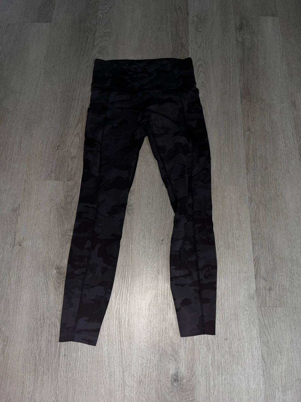 Lululemon High-Waist Camo Fitness Leggings in Black